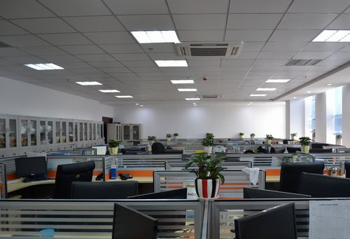 美特使：美国考虑邀请卢卡申科访问白宫或海湖庄园，推动“外交解冻”:苏州科技机械有限公司