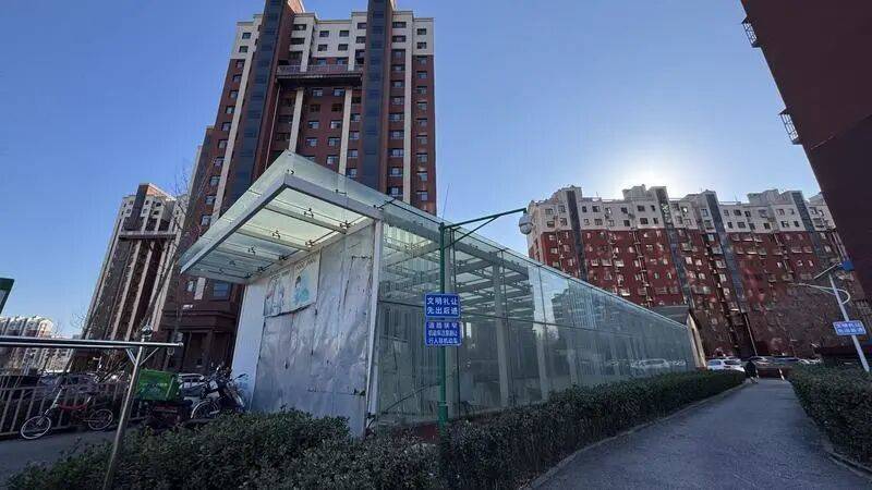 北京一小区地库空置十多年不开放，进出口堆满垃圾桶！怎么回事？:顺德机械科技有限公司
